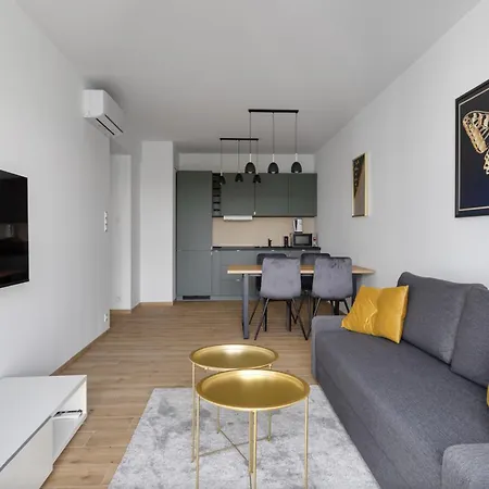Hotel apartamentowy Towarowa *