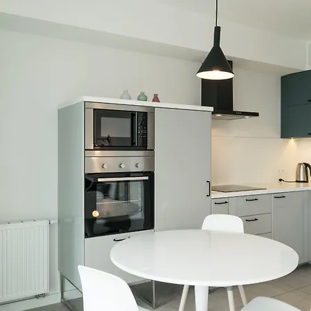 Aparthotel Towarowa 4*