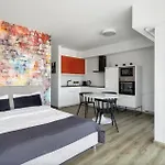 Towarowa Lejlighedshotel 4*