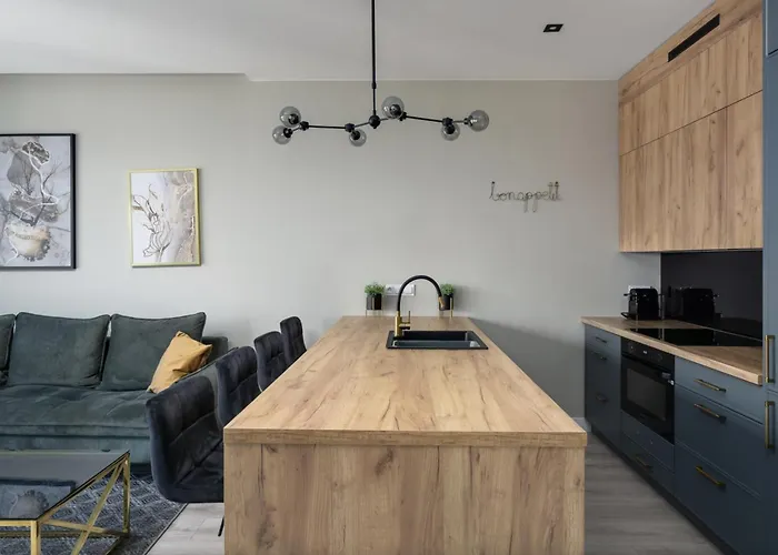 Aparthotel Towarowa 4*